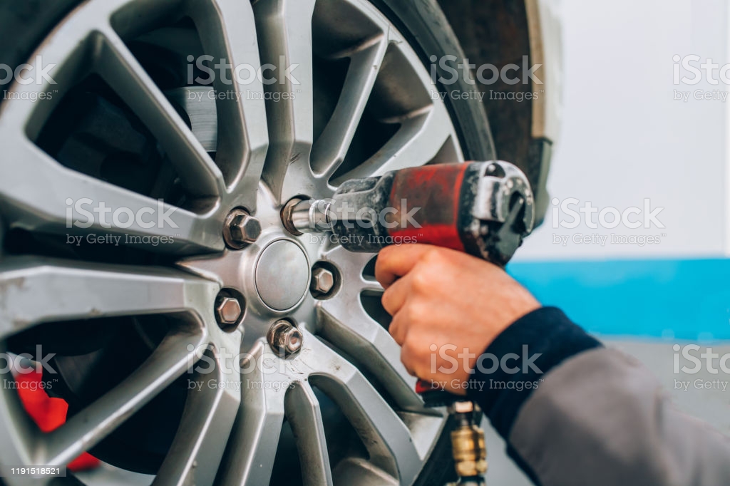 Car maintenance service garage